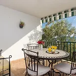 Zina ברלה