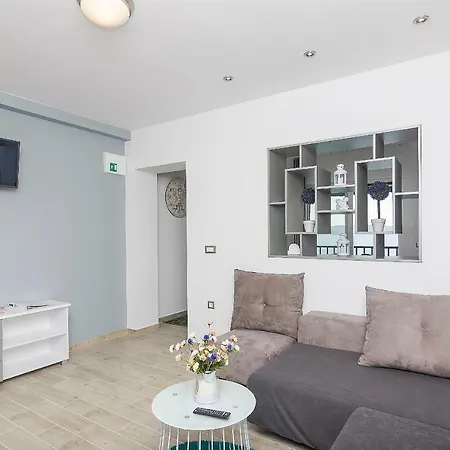 Zina Apartment *
